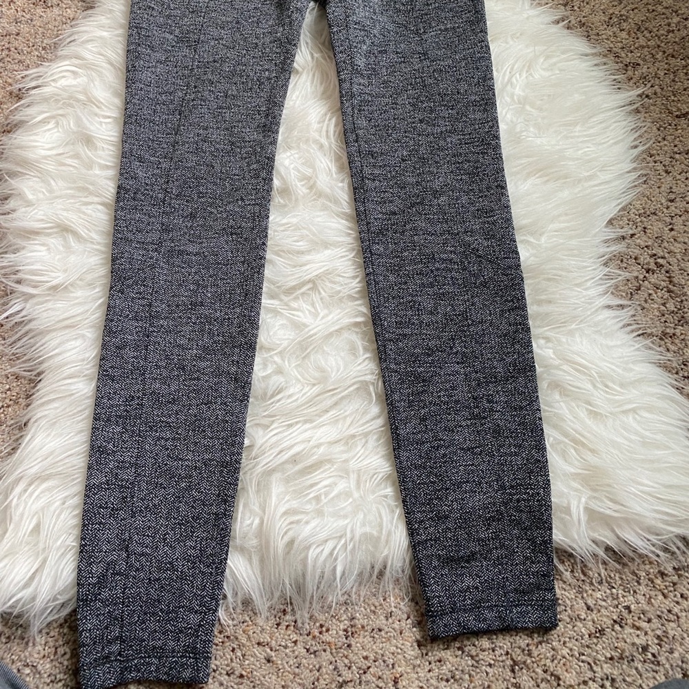 Heathered grey Athleta leggings
